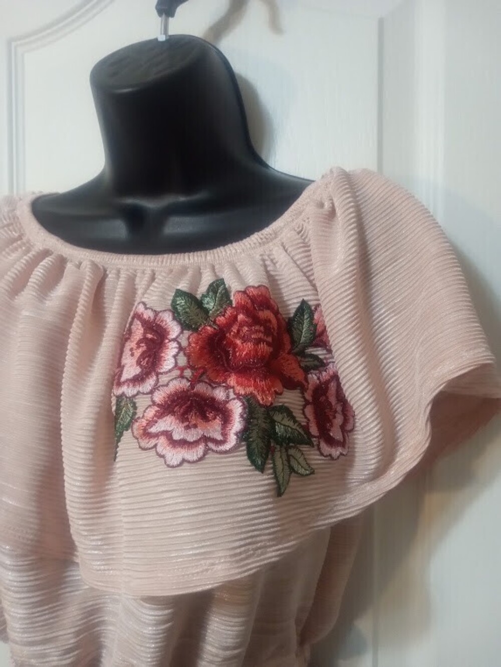 Blush Viola Floral Off‑Shoulder Top – Medium - Picture 2 of 6
